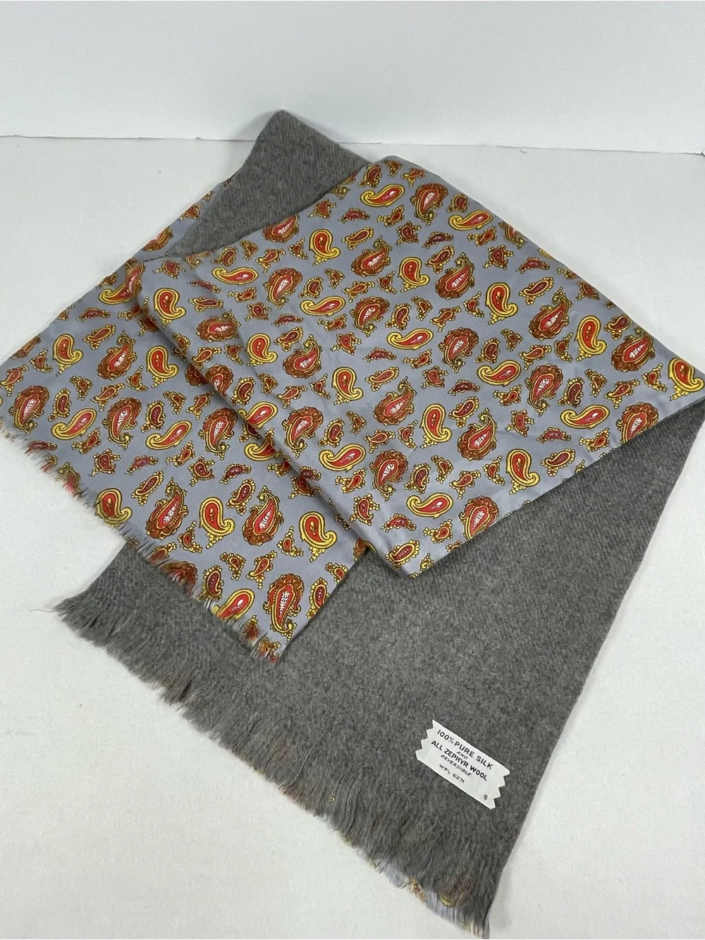 Vintage Mid-Century Reversible Silk & Zephyr Wool Men's Scarf – Gray Paisley